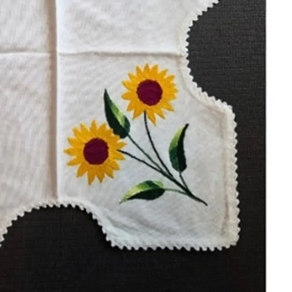 Vintage Embroidered Sunflower Doily Breadbasket Liner Cotton Cottagecore Granny